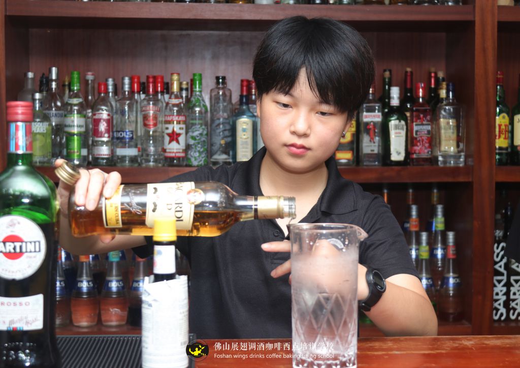 女生學(xué)調(diào)酒怎么樣？好嗎？